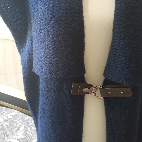 One A Sweater Vest - Picture 6 of 14